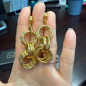 Avon “Loop de Loop” goldtone Intricate Chainmail clip Earrings NIB vintage 1993